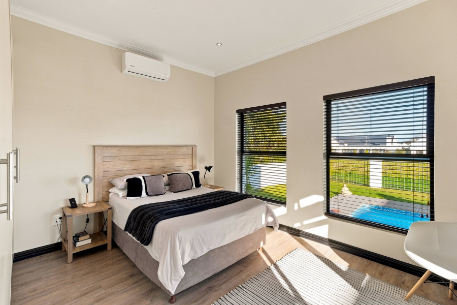 4 Bedroom Property for Sale in Croydon Vineyard Estate Western Cape